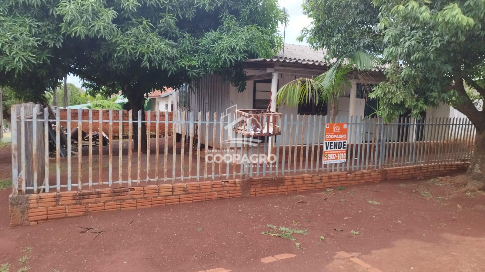 Casa ? venda no Jardim Coopagro - Toledo - PR. Esquina com dua...