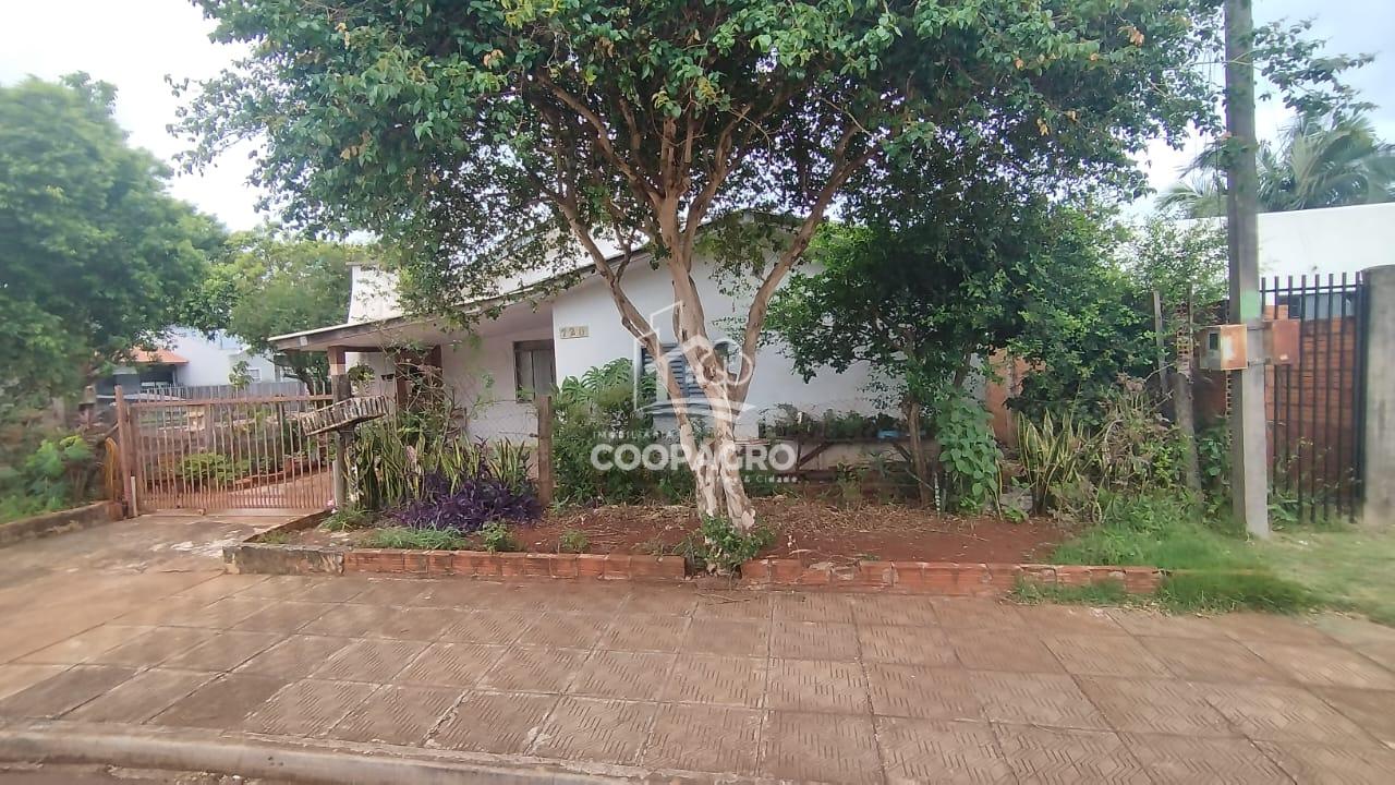 Casa à venda localizada no Jardim Coopagro em Toledo - PR