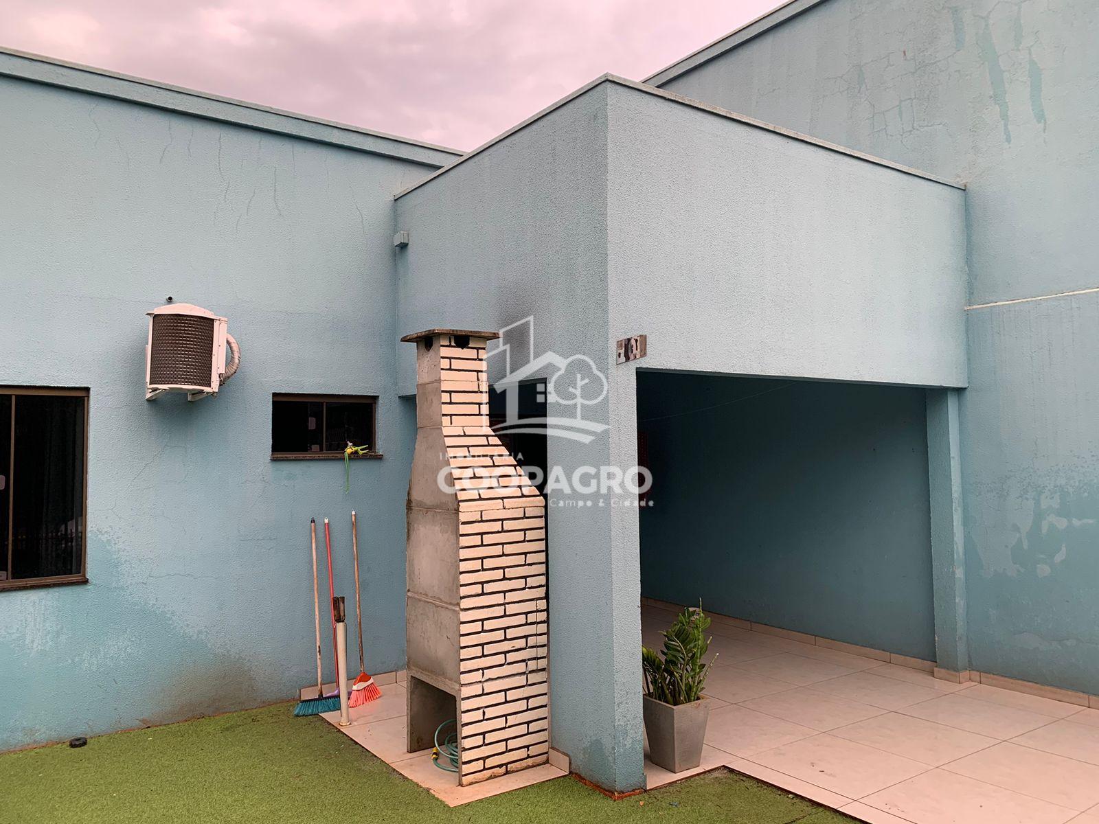Casa semi mobiliada com ótima localização à venda na Vila Pion...