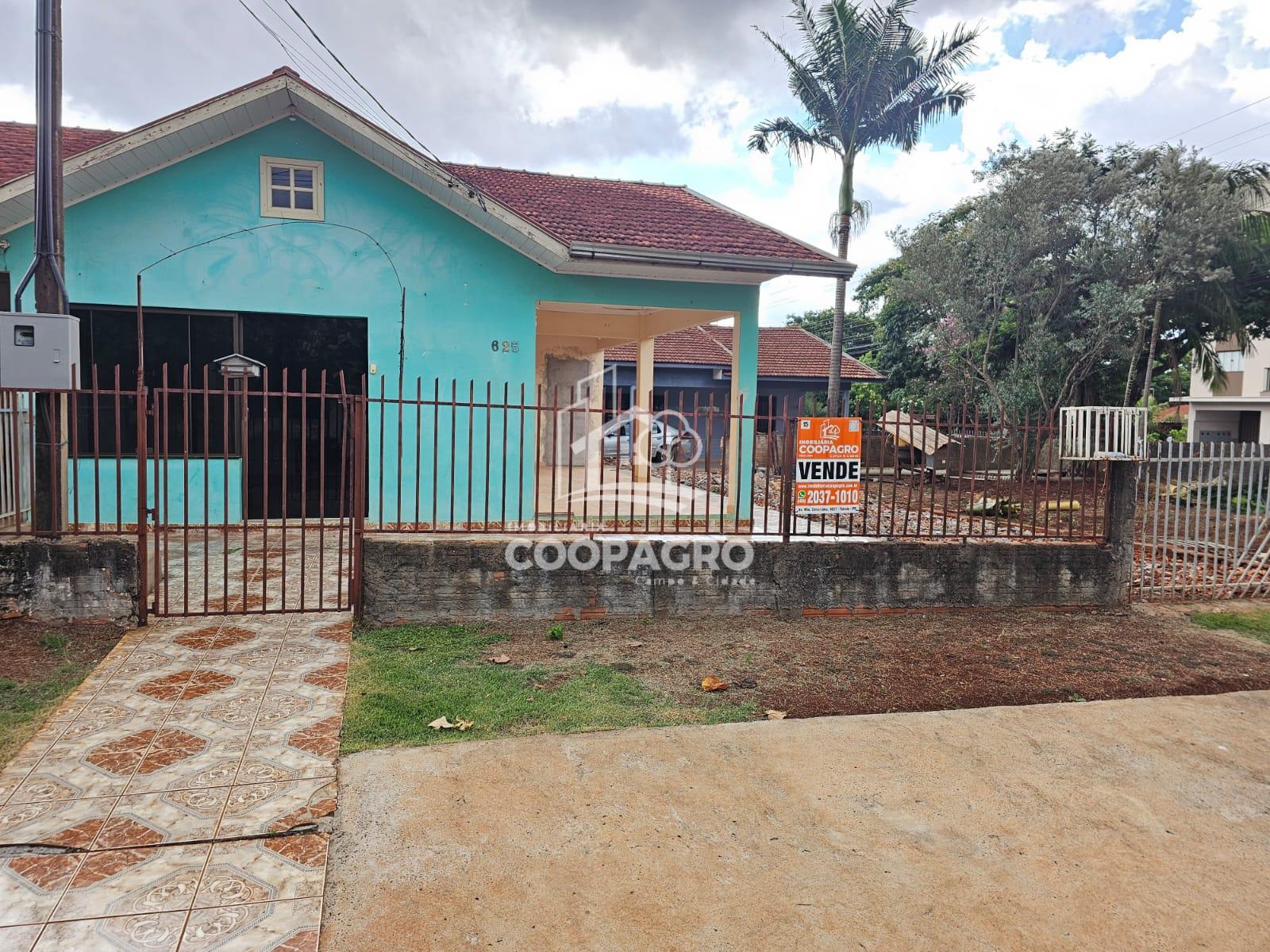 Três casas à venda, Terreno 1.452,50 m  Jardim Coopagro - Tole...