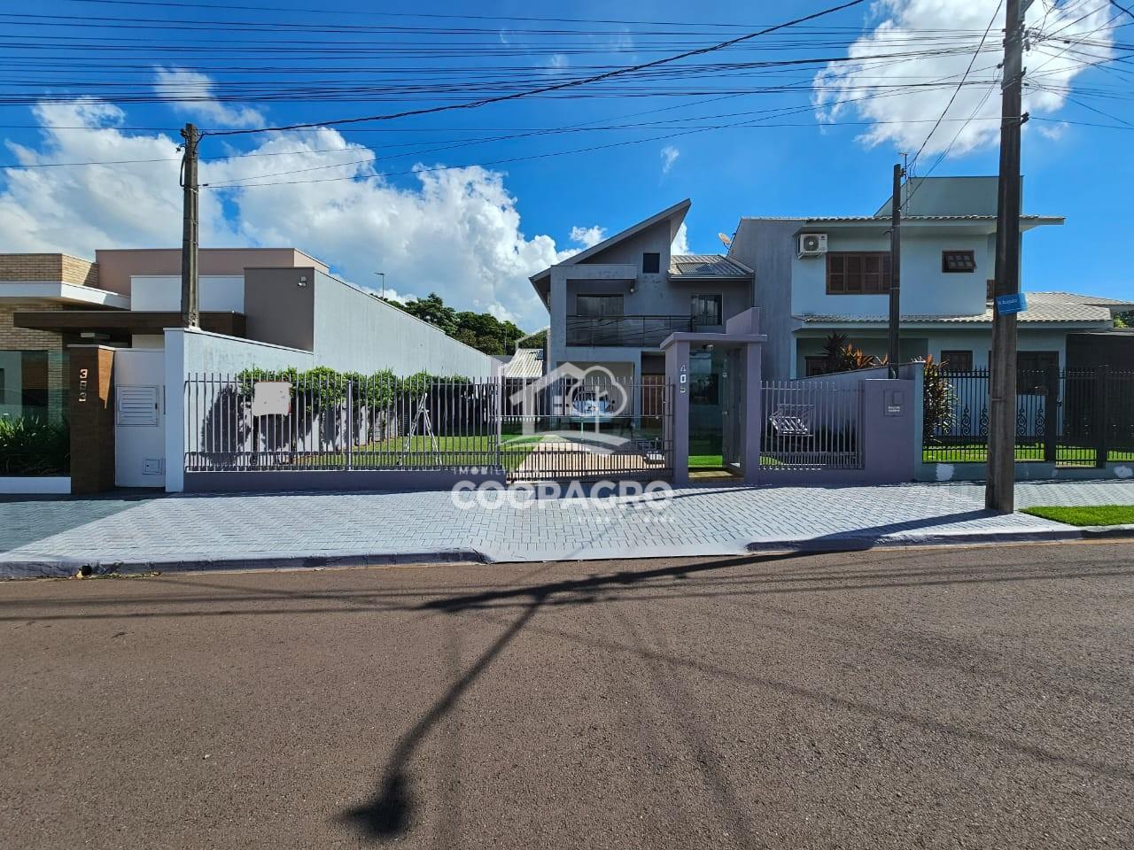 Sobrado à venda na Vila Industrial, Toledo - PR. Com móveis pl...
