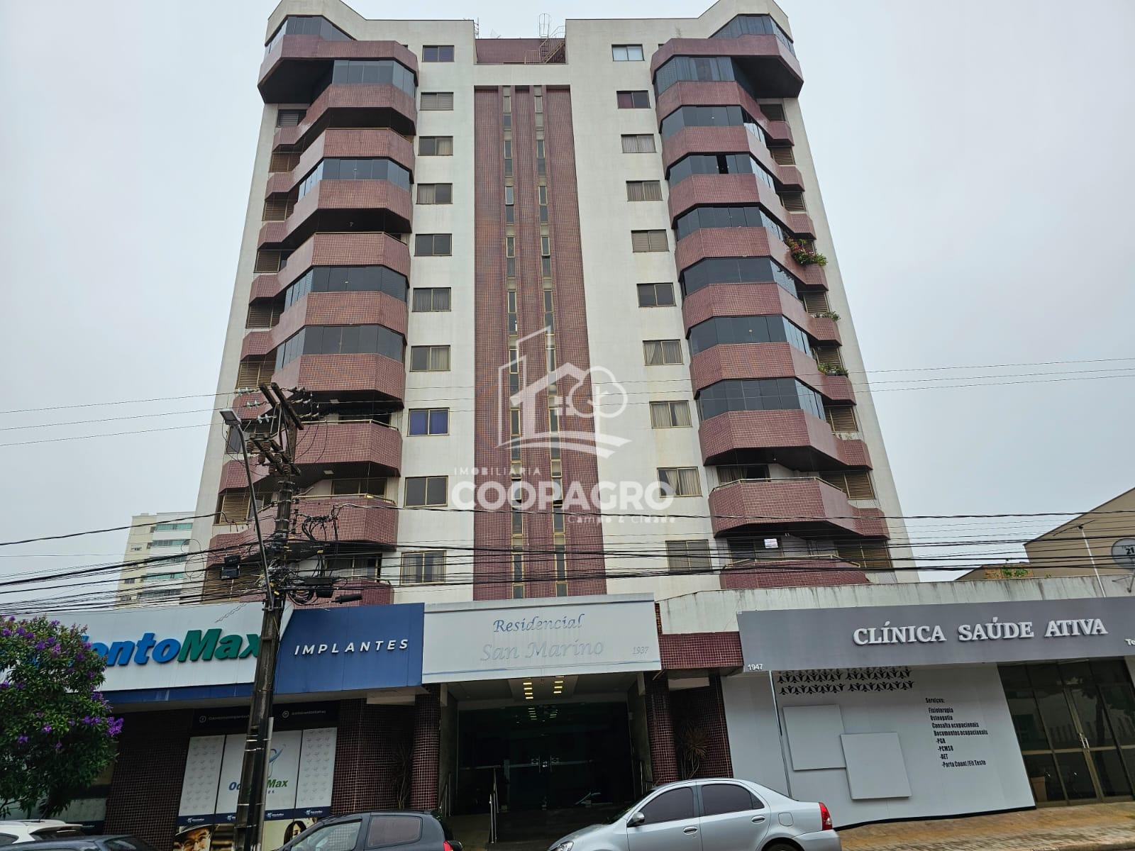 Apartamento semi mobiliado no Edifício San Marino no Centro em...