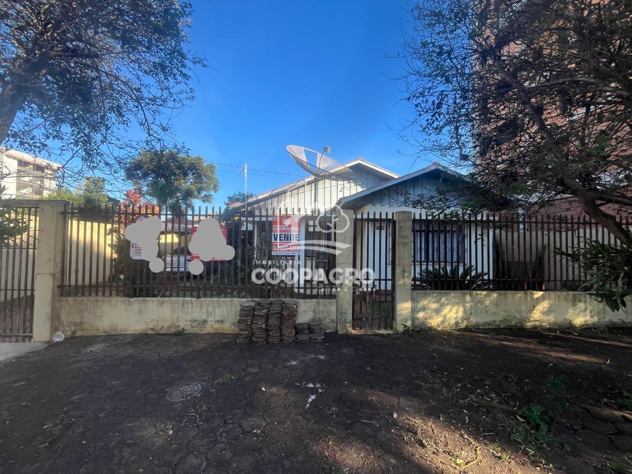 Casa usada à venda, local para construção de prédio e salas co...