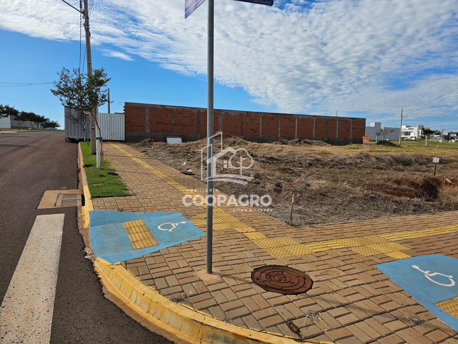 Terreno à venda localizado na Vila Industrial em Toledo - PR