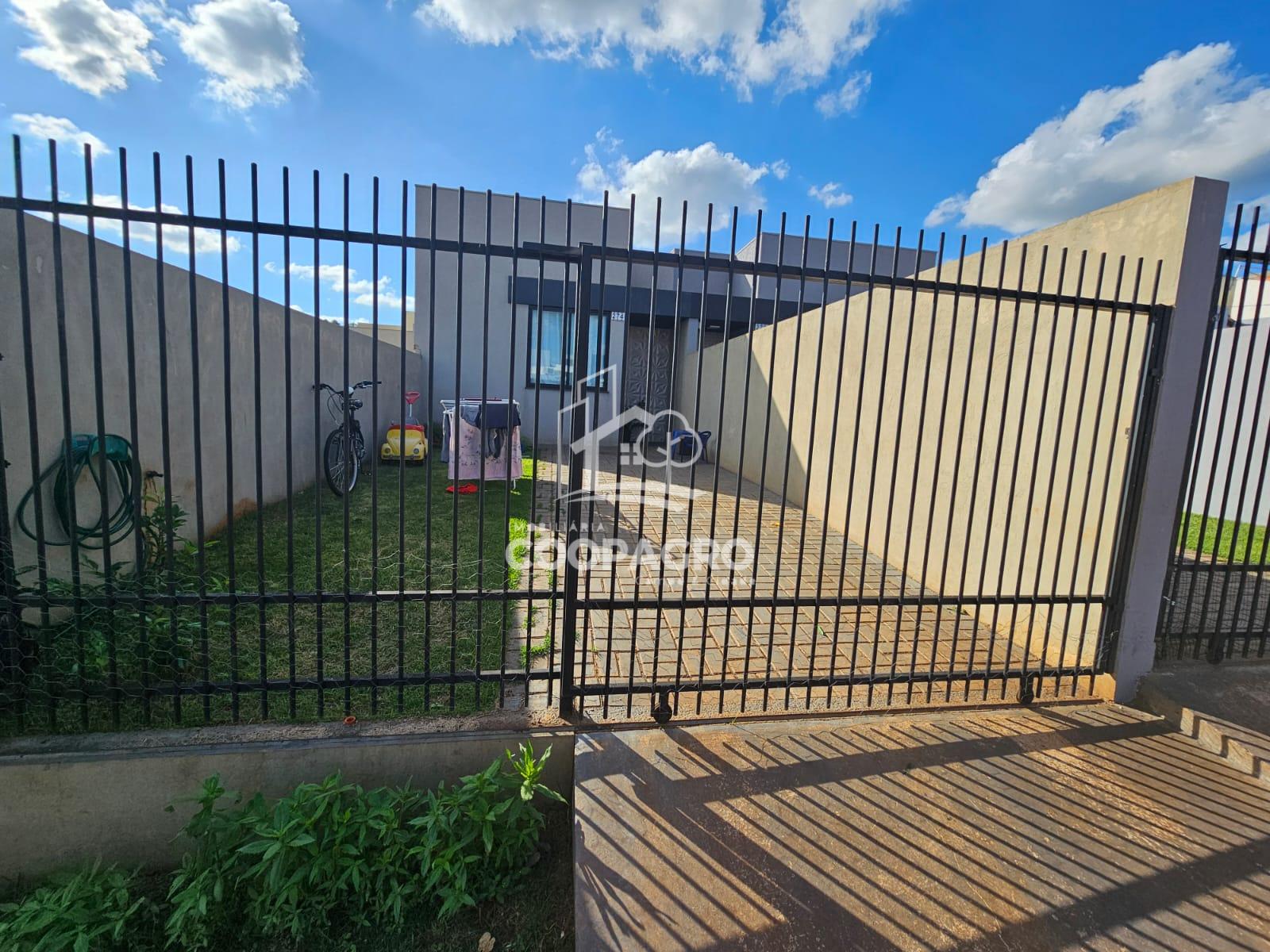 Casa à venda localizada no Jardim Coopagro em Toledo - PR