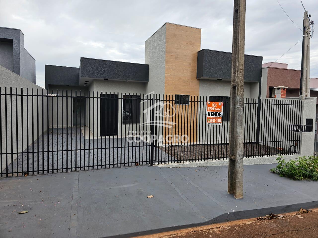 Casa com tr?s dormit?rios ? venda no Jardim S?o Francisco em T...