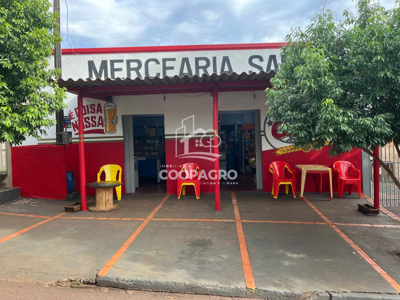 Casa com sala comercial a venda. local com mais de 30 com come...