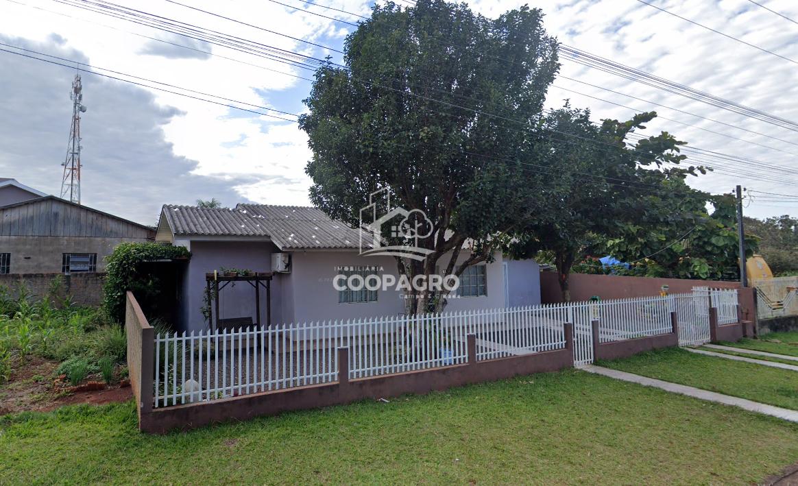 Casa com ponto comercial, na Vila Becker - Toledo - PR.