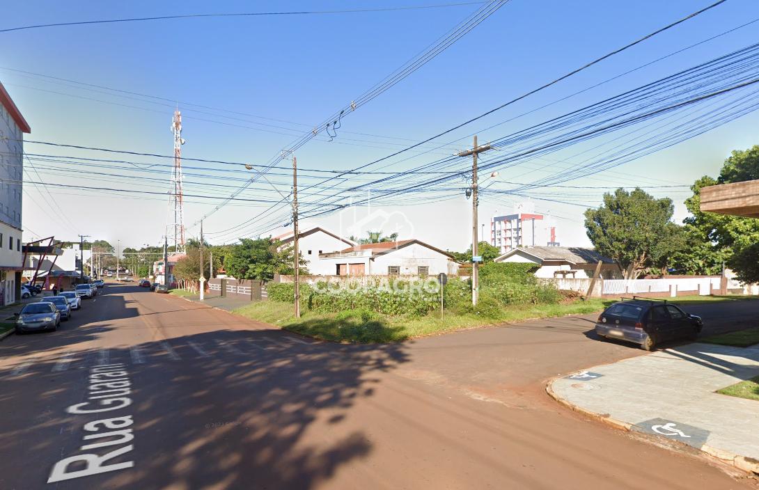 Terreno com ponto comercial, na Vila Becker - Toledo - PR.