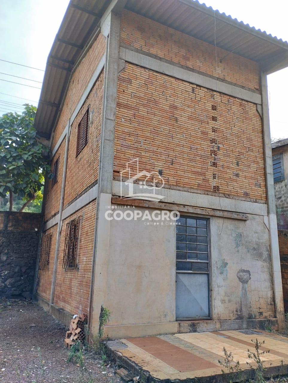 Casa à venda, ponto estrategico para construção de sala comerc...