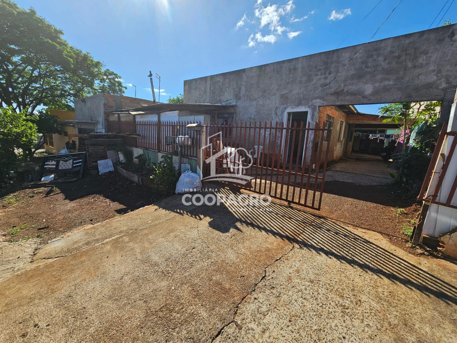 Casa à venda localizada no Jardim Coopagro em Toledo - PR
