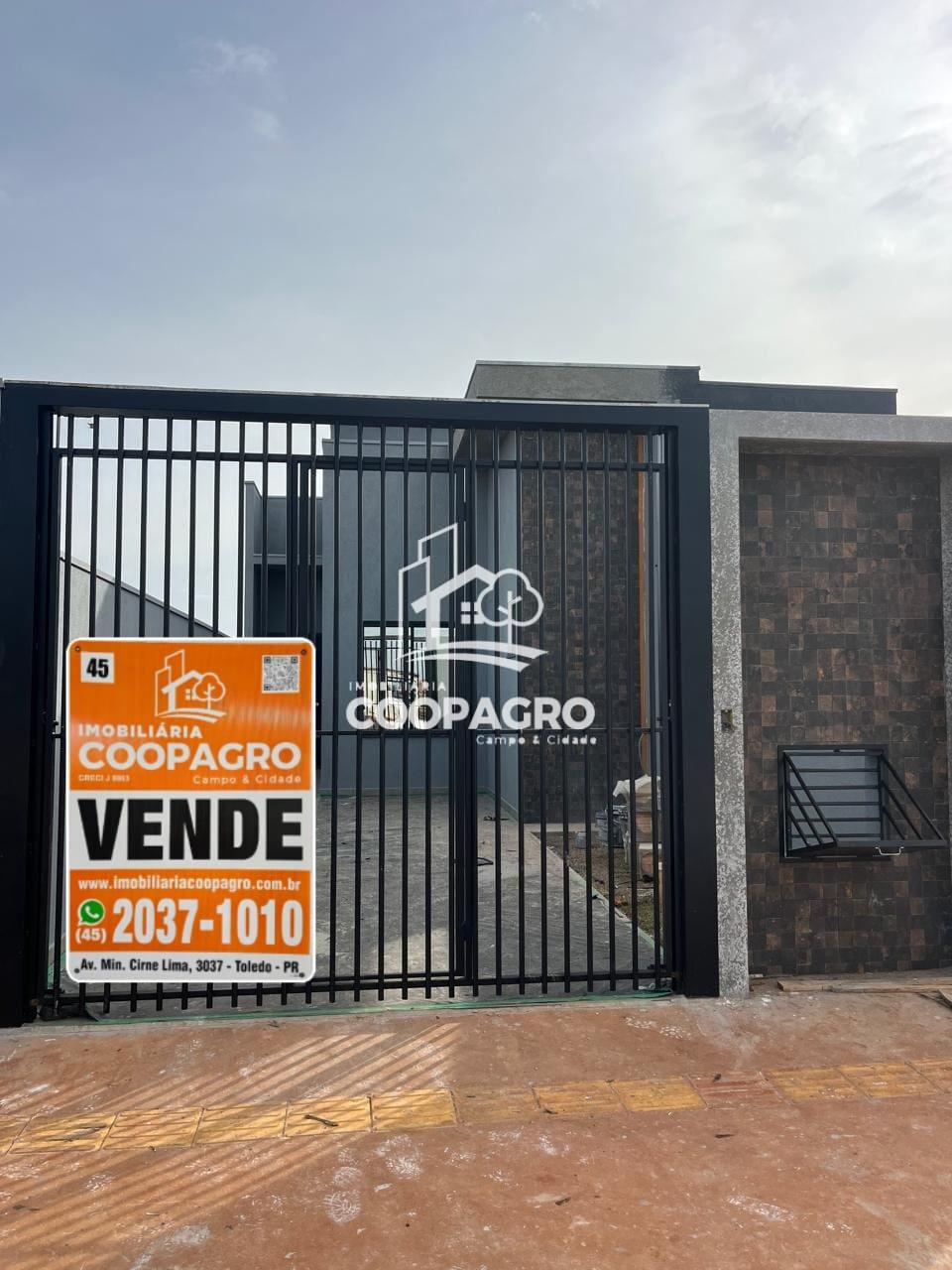 Casa à venda de 61,00  m2 em terreno 125,00m2  CRISTO REI, TOL...