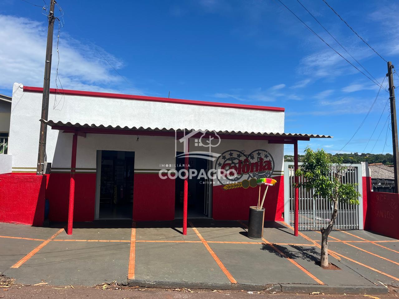 Casa com sala comercial a venda. local com mais de 30 com come...