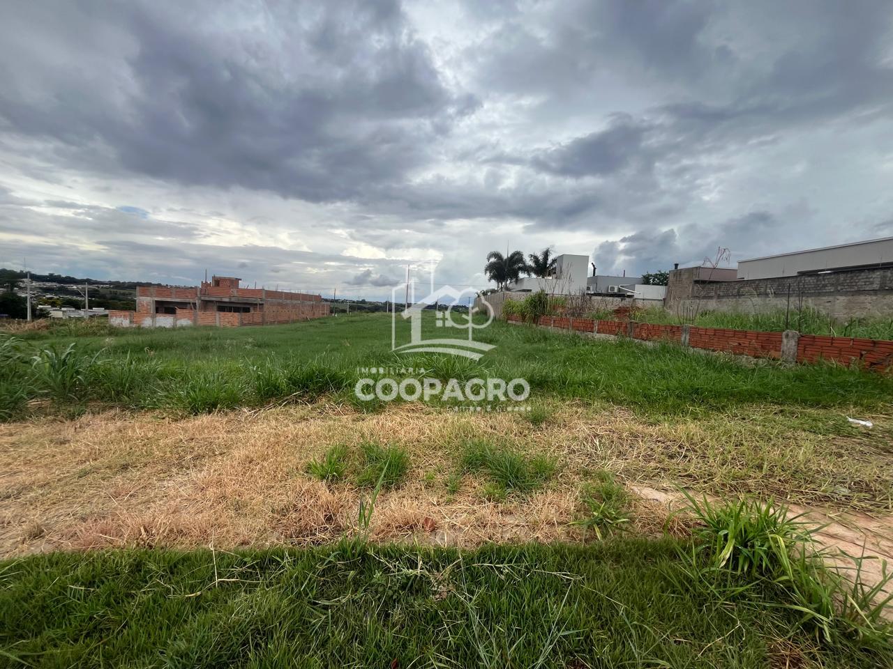 Terreno à venda 360,00 m2 12 x 30 frente norte JARDIM PANCERA,...