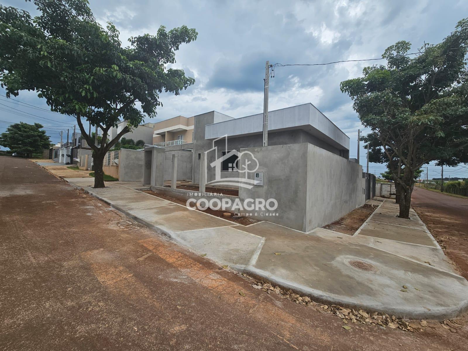 Casa localizada no Bairro Tocantins - Toledo - PR. Com tr?s do...