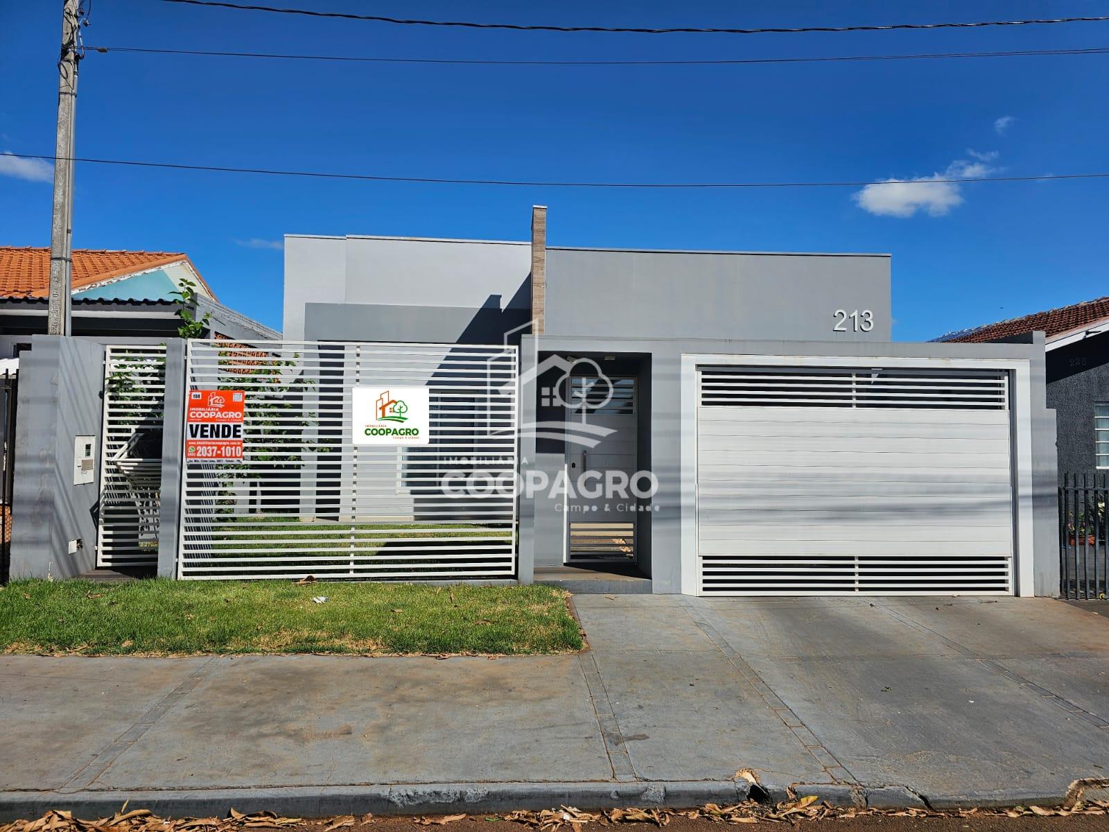 Casa mobiliada ? venda no Jardim Coopagro - Toledo - PR.