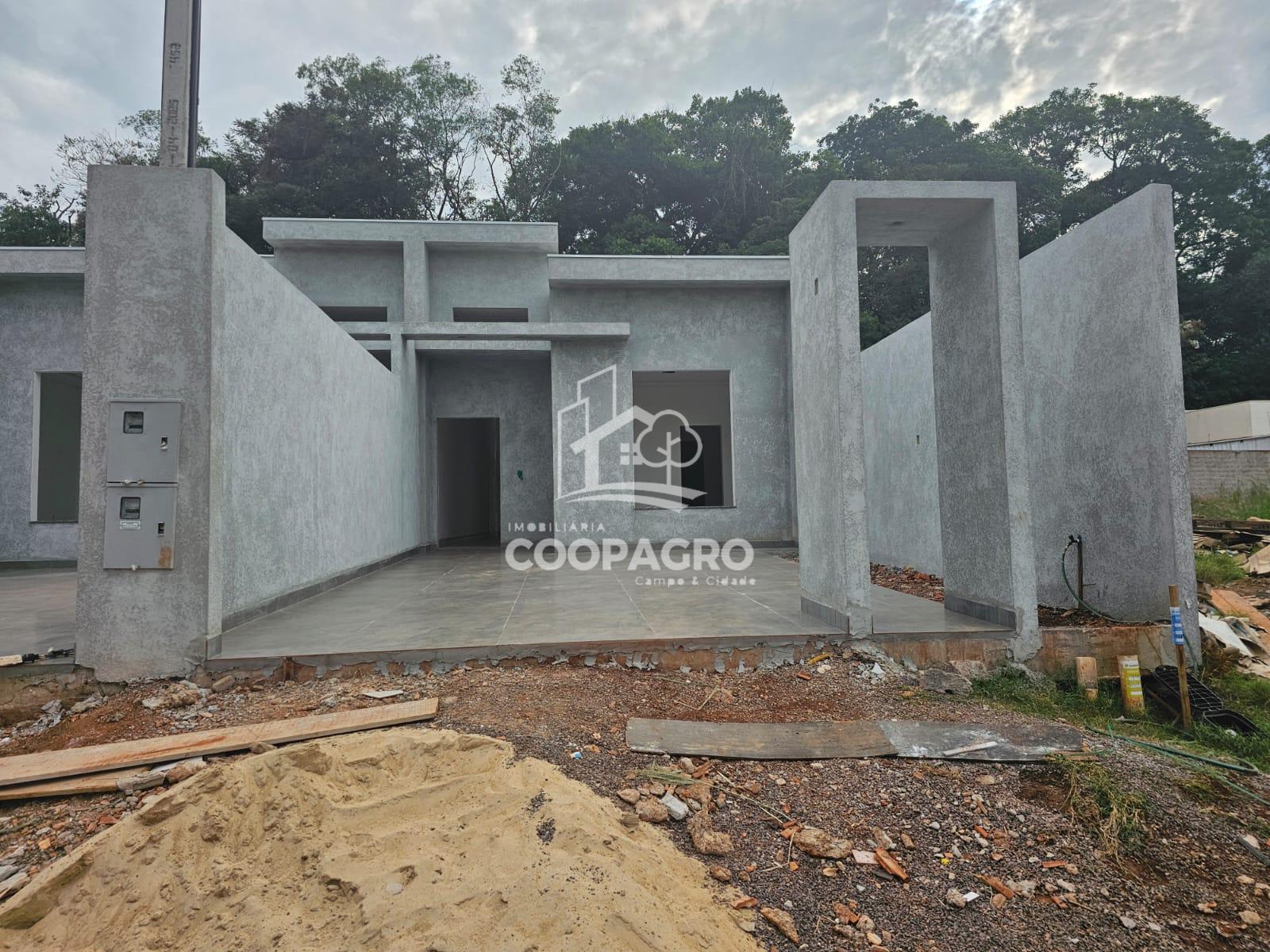 Casa à venda localizada no Jardim Pancera, Toledo - PR.