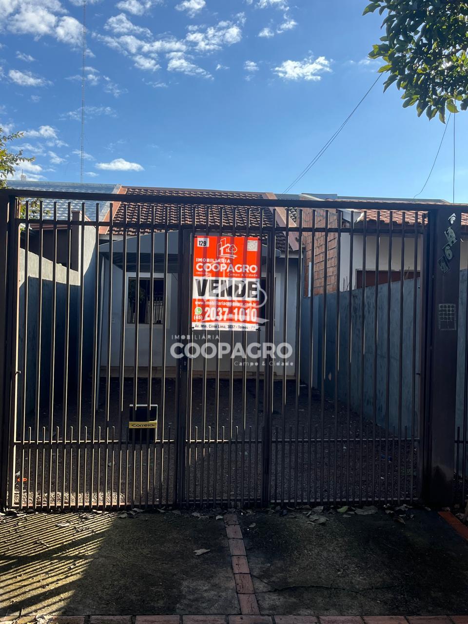 Casa à venda duas quadras da Av. Cirne Lima JARDIM COOPAGRO, T...