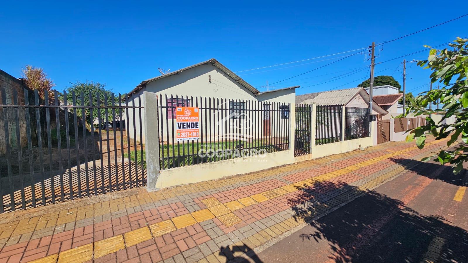 Terreno com duas casas à venda localizada no Jardim Coopagro e...