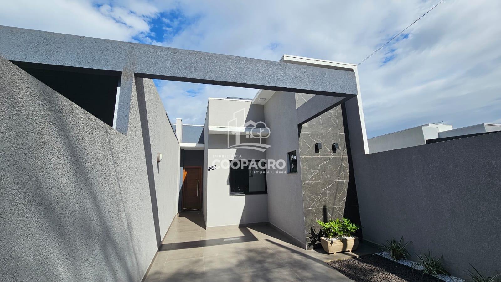 Casa á venda localizada, no Jardim Coopagro - Toledo - PR.