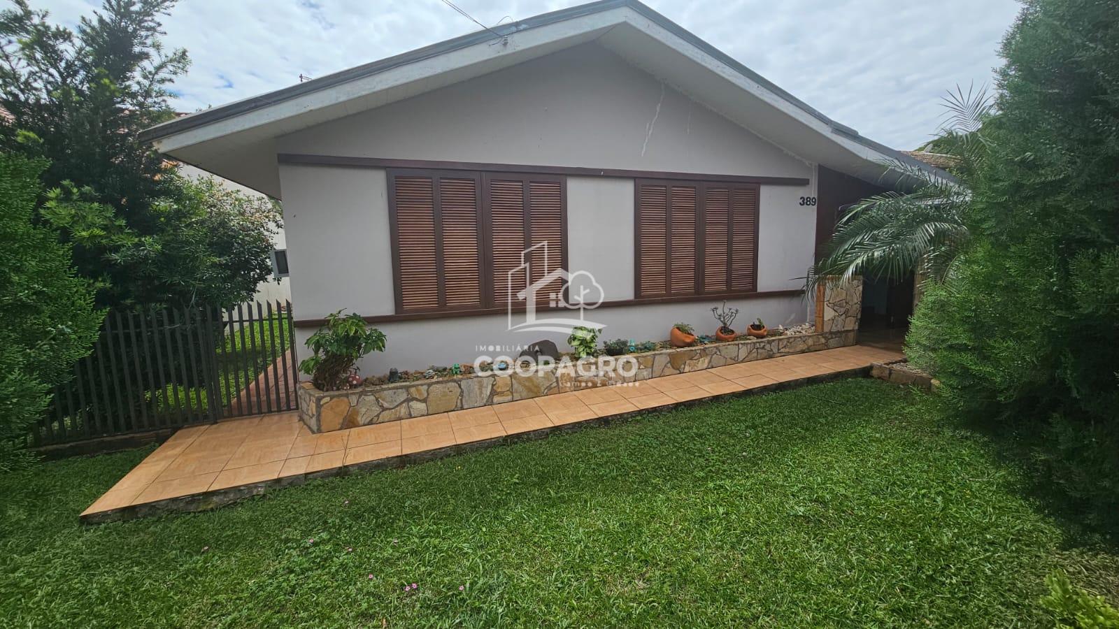 Casa á venda, Excelente Localização, na Vila Industrial - Tole...