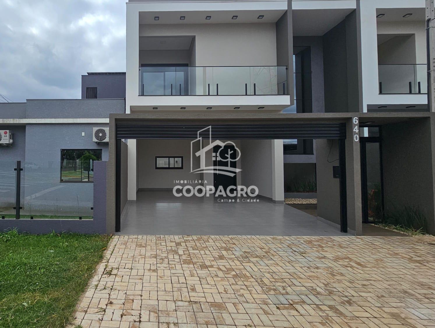 Sobrado ? venda com tr?s dormit?rios, no Jardim Pancera - Tole...