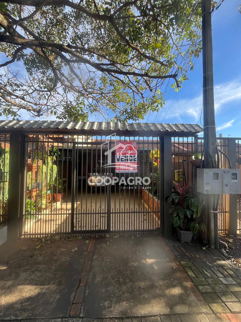 Casa à venda de 111,60m2, suíte e mais dois quartos, garagem c...