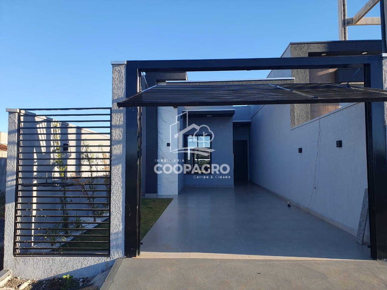 Casa ? venda, com tr?s dormit?rios, no Bairro Cristo Rei - Tol...