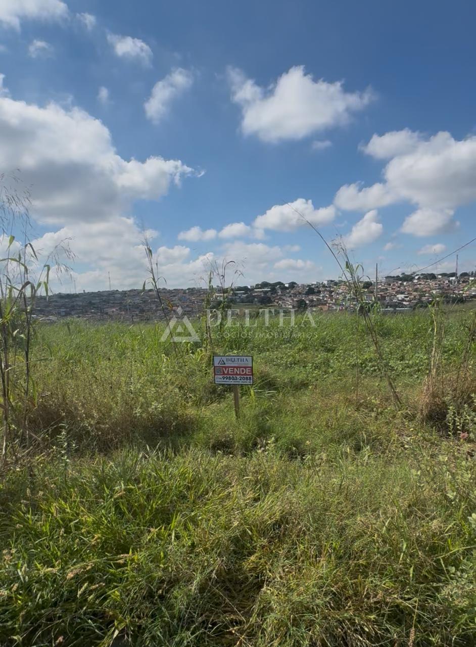 Lote à venda, Jacaranda, PASSOS - MG de esquina com 202,68 met...