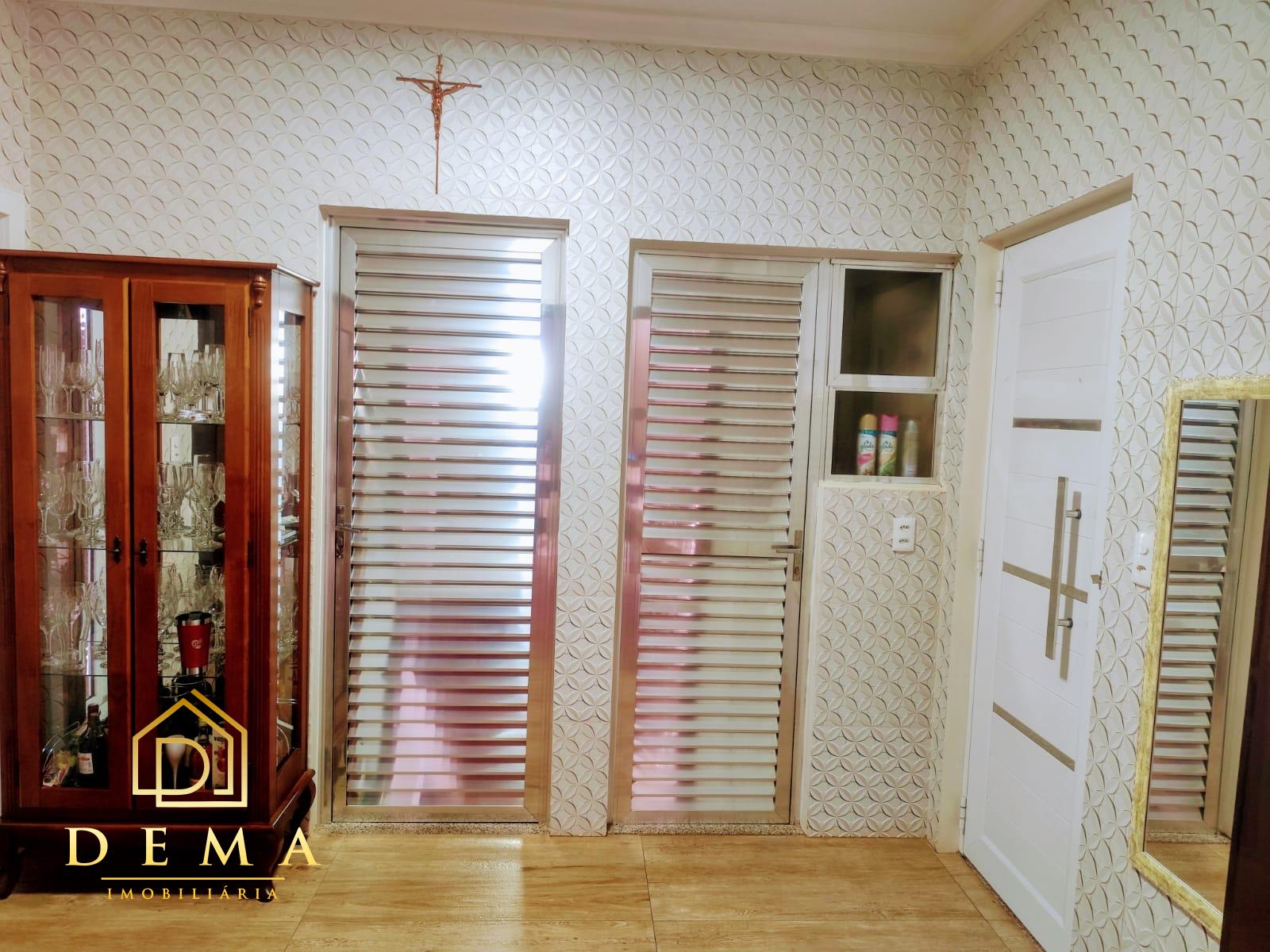 Casa à venda com 2 quartos, 433m² - Foto 4