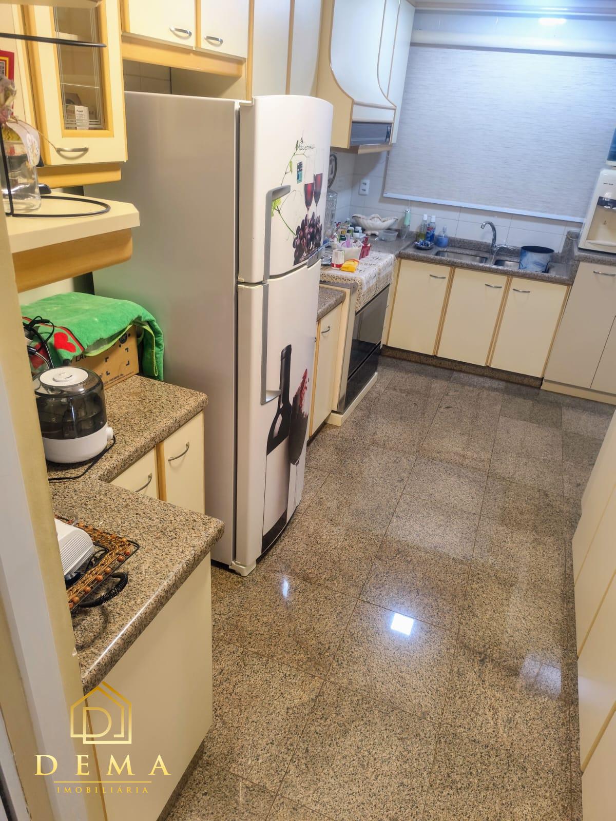 Casa à venda com 2 quartos, 433m² - Foto 5