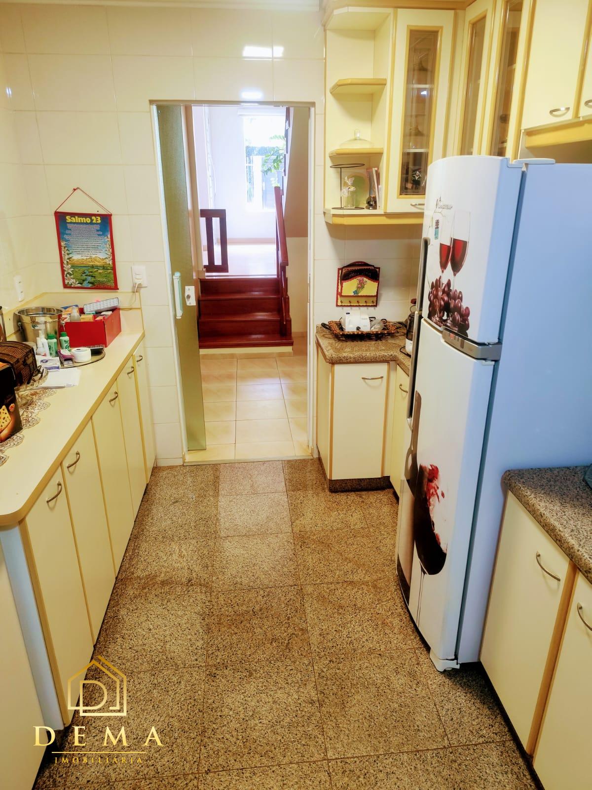 Casa à venda com 2 quartos, 433m² - Foto 10