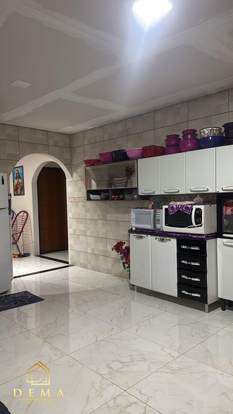 Casa à venda com 3 quartos, 200m² - Foto 10