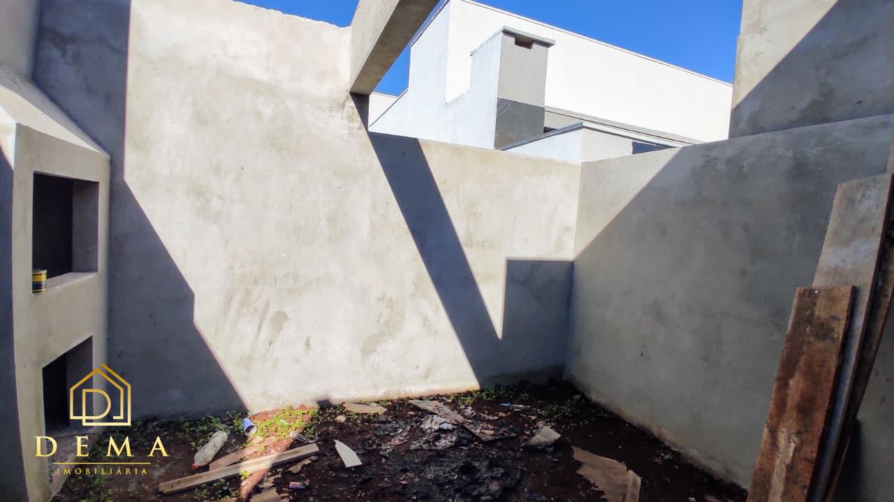 Casa à venda com 2 quartos, 56m² - Foto 4