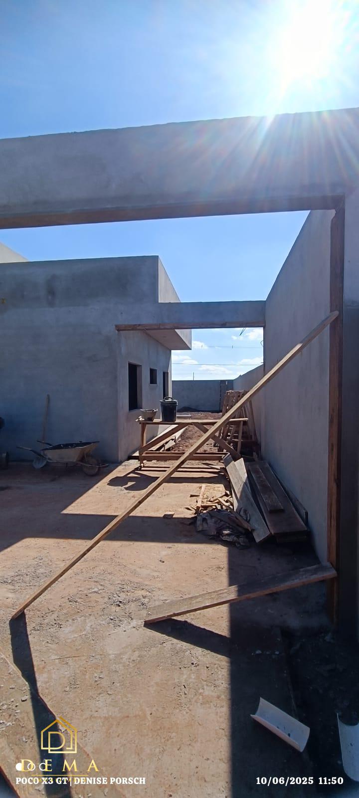 Casa à venda com 2 quartos, 52m² - Foto 9