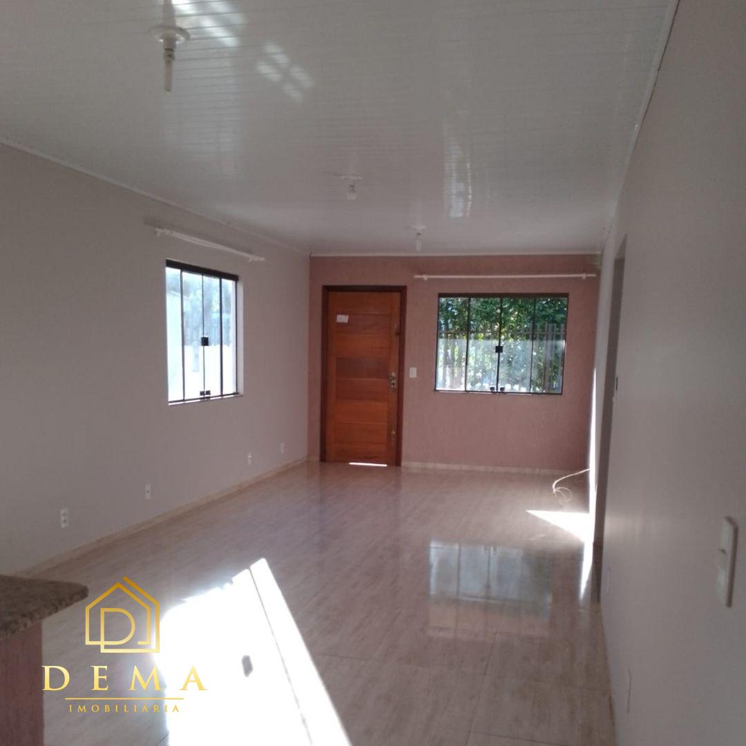 Casa à venda com 2 quartos, 130m² - Foto 2
