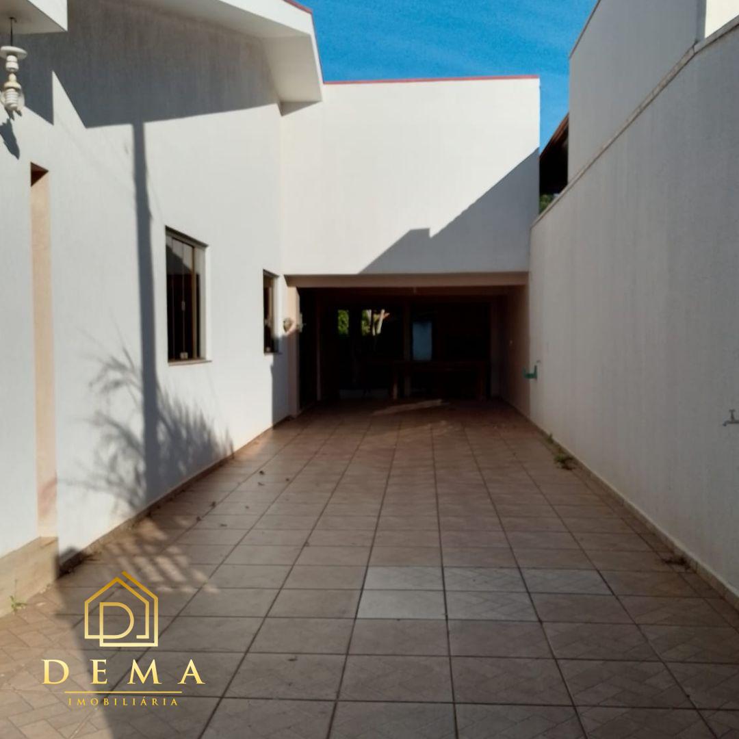 Casa à venda com 2 quartos, 130m² - Foto 9
