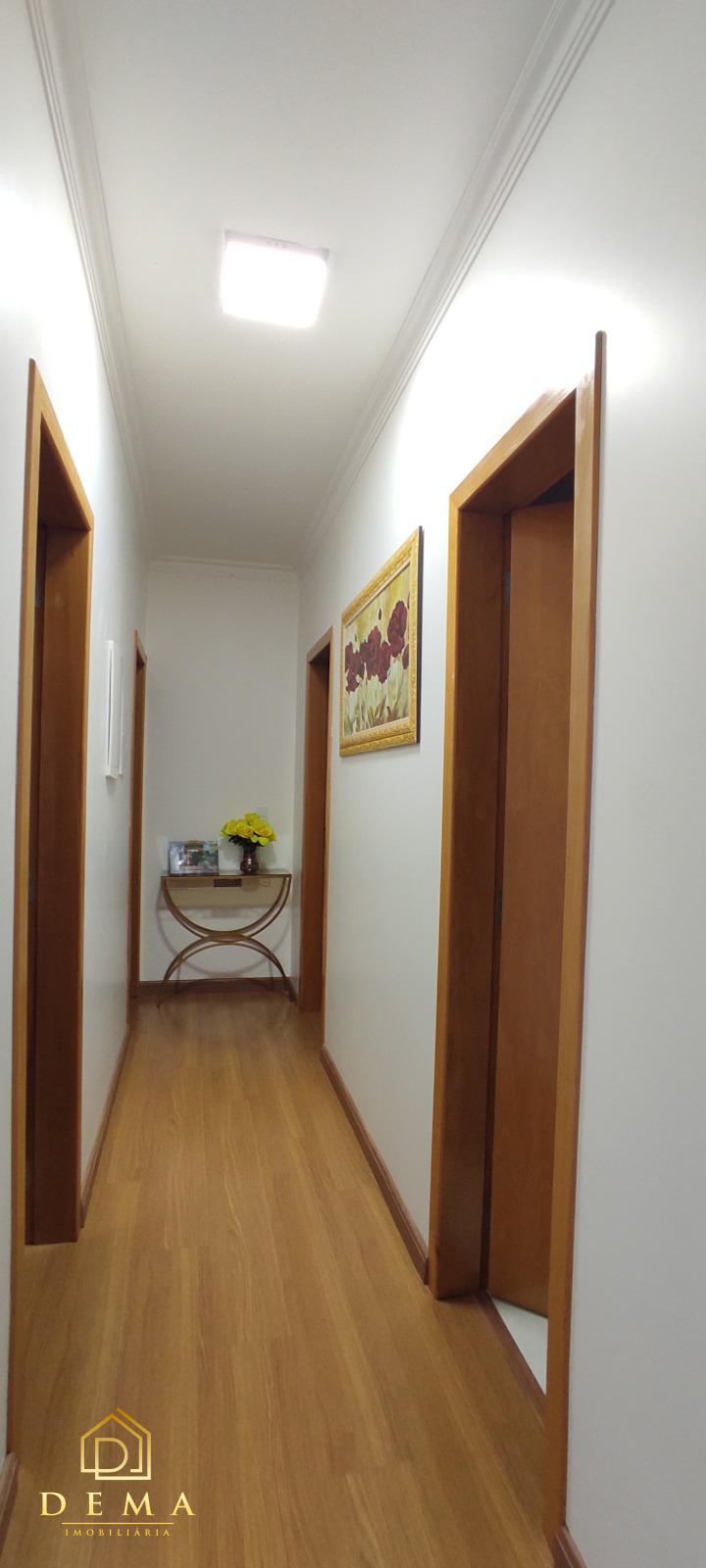 Casa à venda com 1 quarto, 428m² - Foto 9