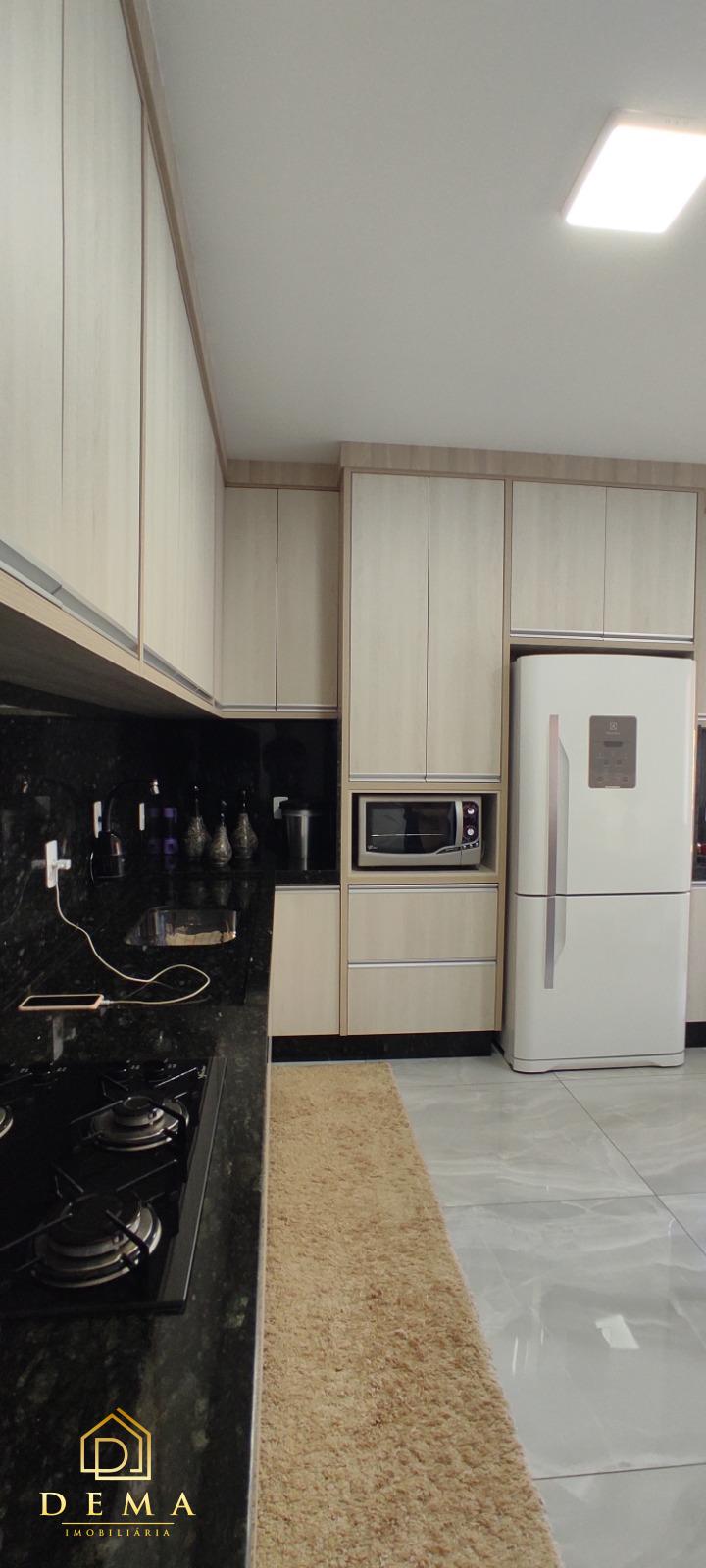 Casa à venda com 1 quarto, 428m² - Foto 12