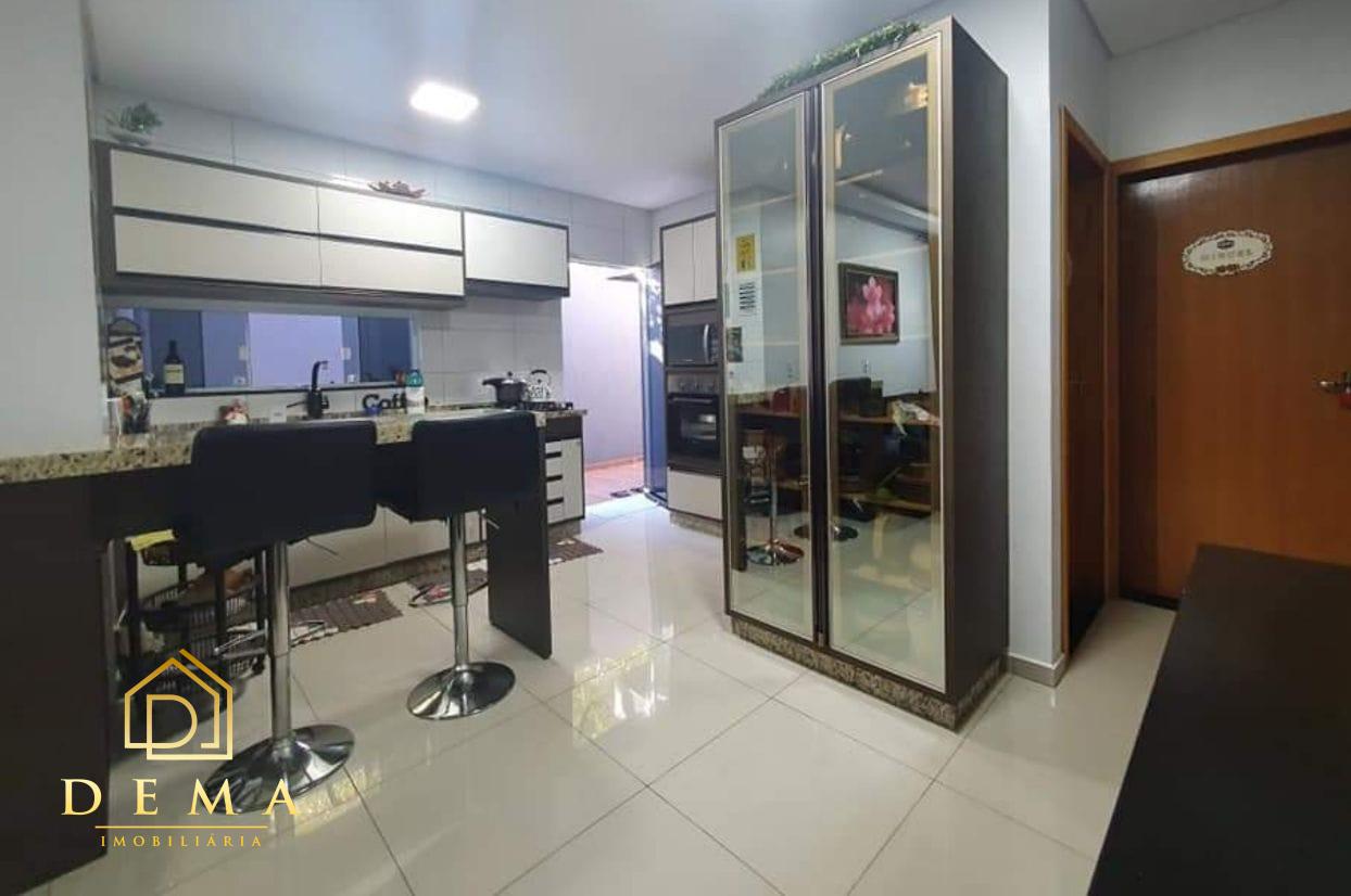 Casa à venda com 2 quartos, 120m² - Foto 4