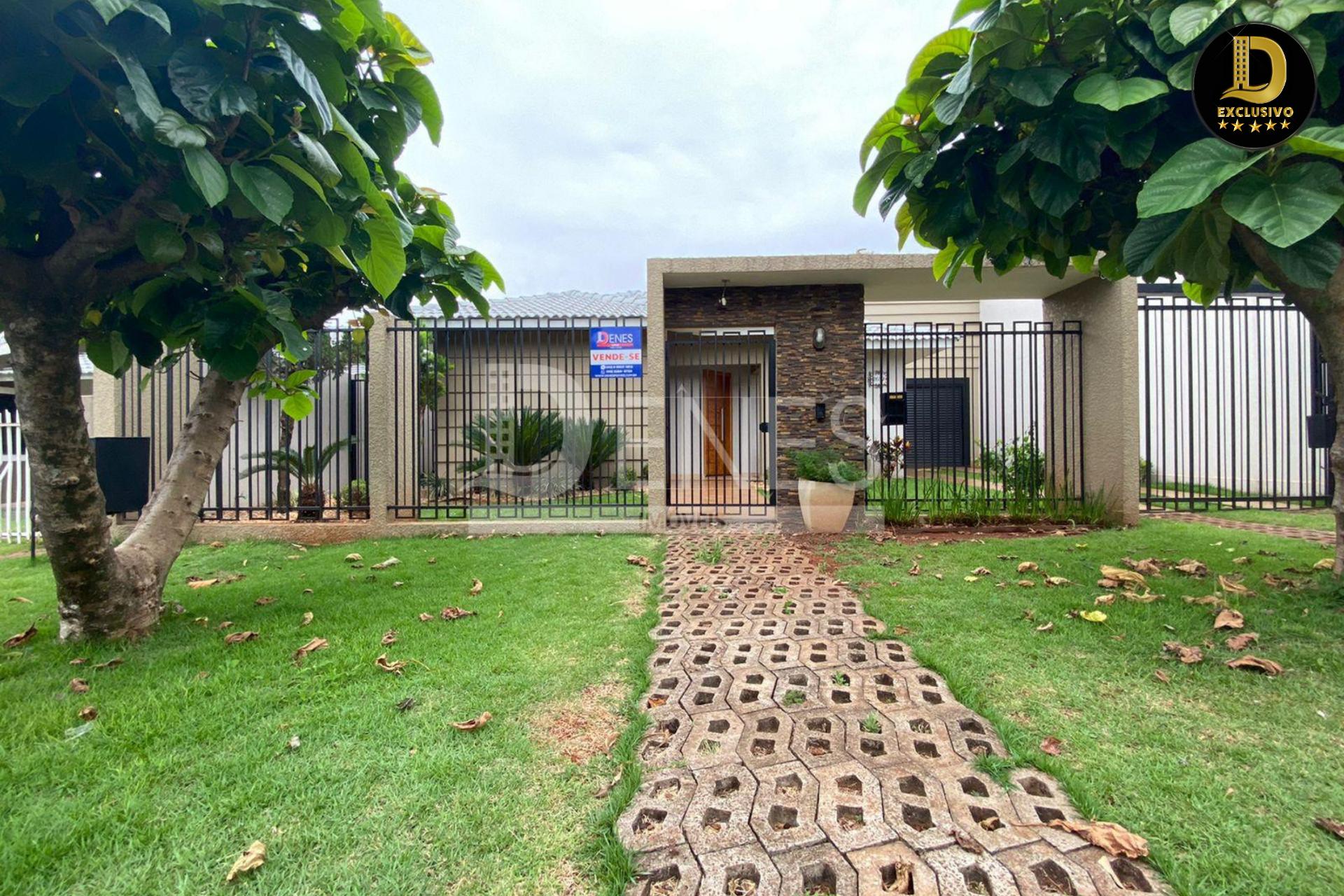 Casa com 01 suíte e 02 dormitórios à venda, Bairro Nazaré, MEDIANEIRA - PR