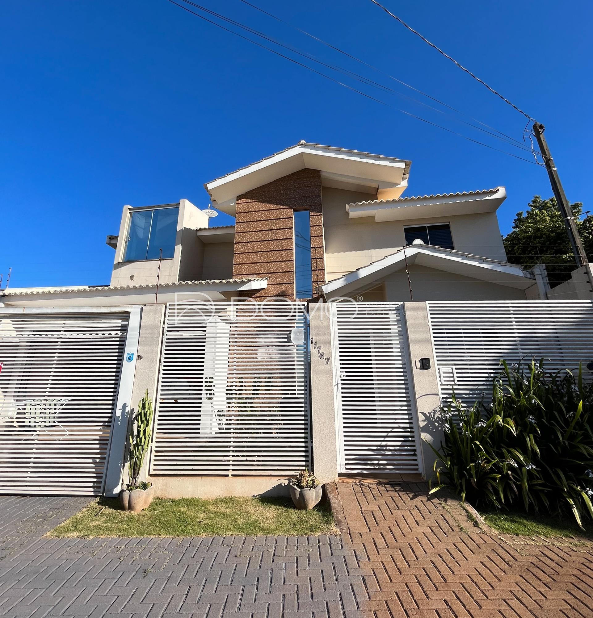 Sobrado à venda, localizado no bairro FAG, CASCAVEL - PR