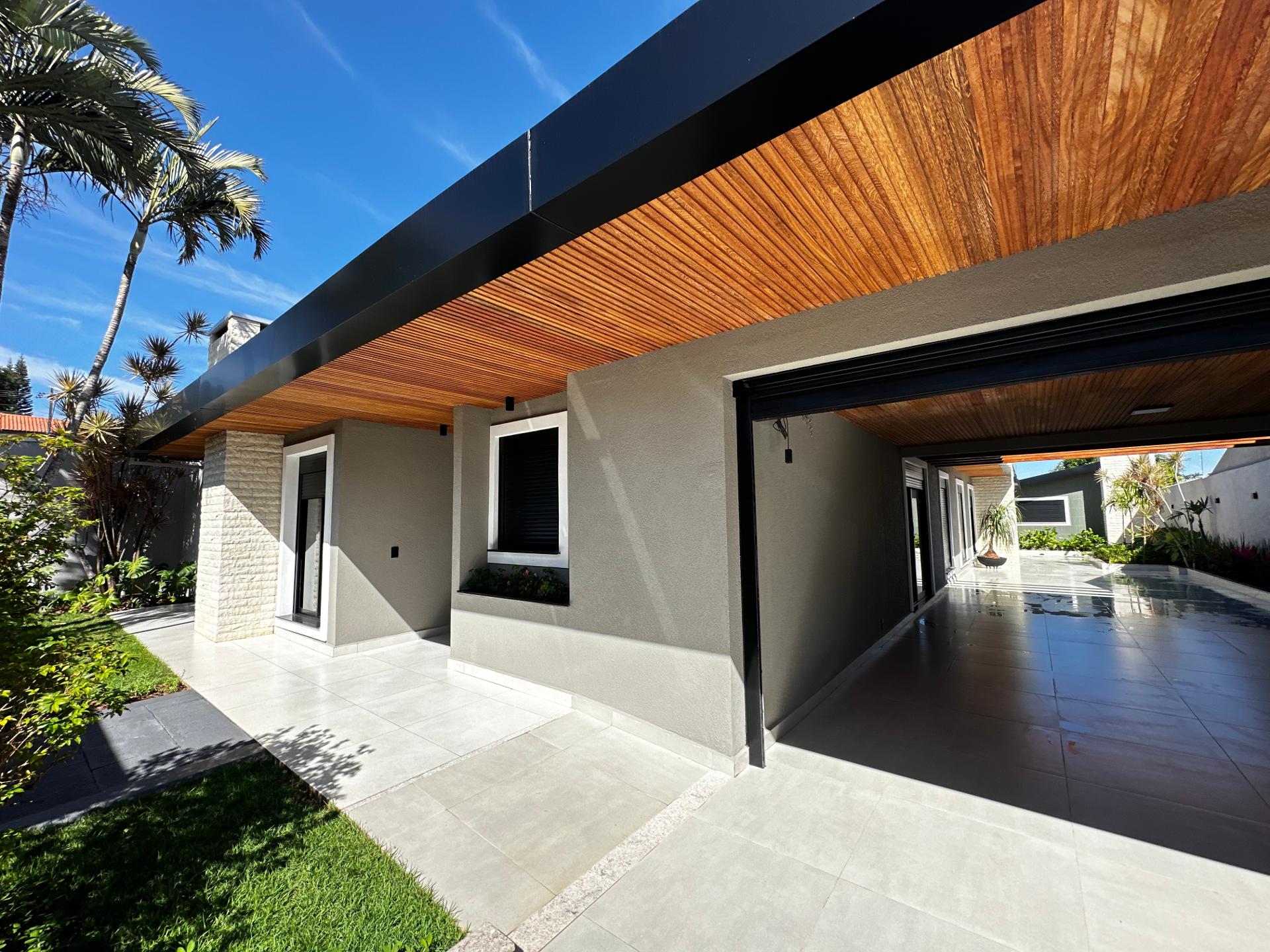 Casa com 5 dormitórios à venda no Bairro Country, CASCAVEL - PR