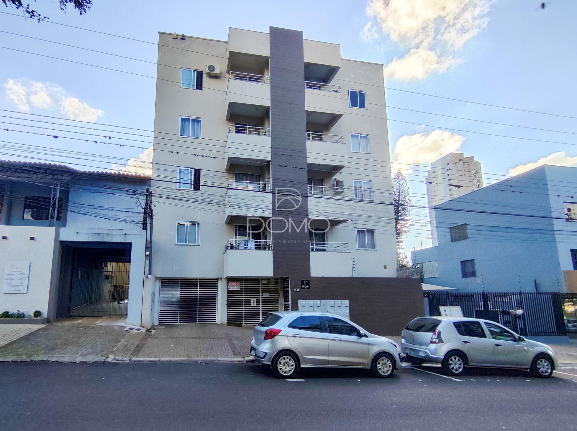 Apartamento à venda semi mobiliado com sacada e 2 quartos, Cen...