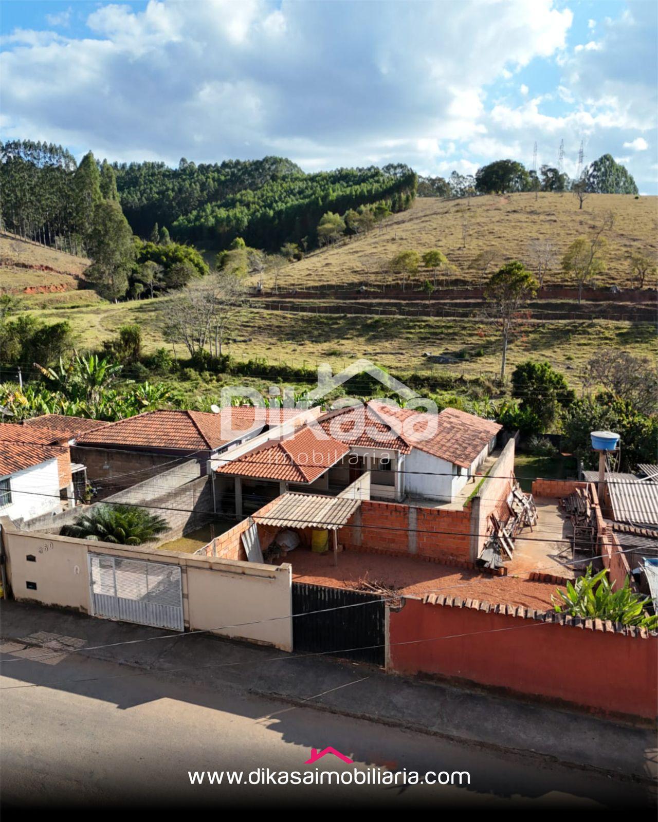 OPORTUNIDADE EXCELENTE CASA COM ÁREA GOURMET C PISCINA