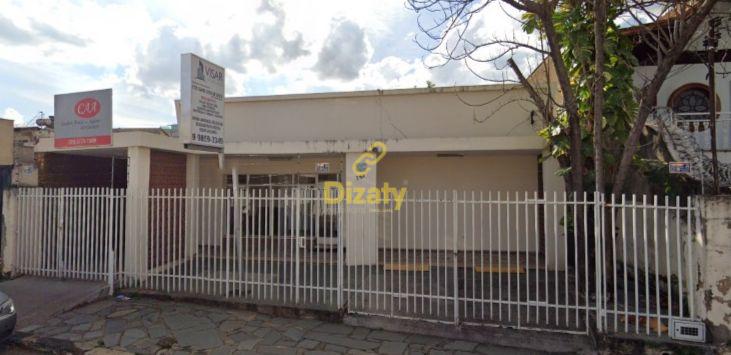 CASA NA RUA DR. PENA NO CENTRO DE SETE LAGOAS. CASA ANTIGA COM APROXIMADAMENTE 1