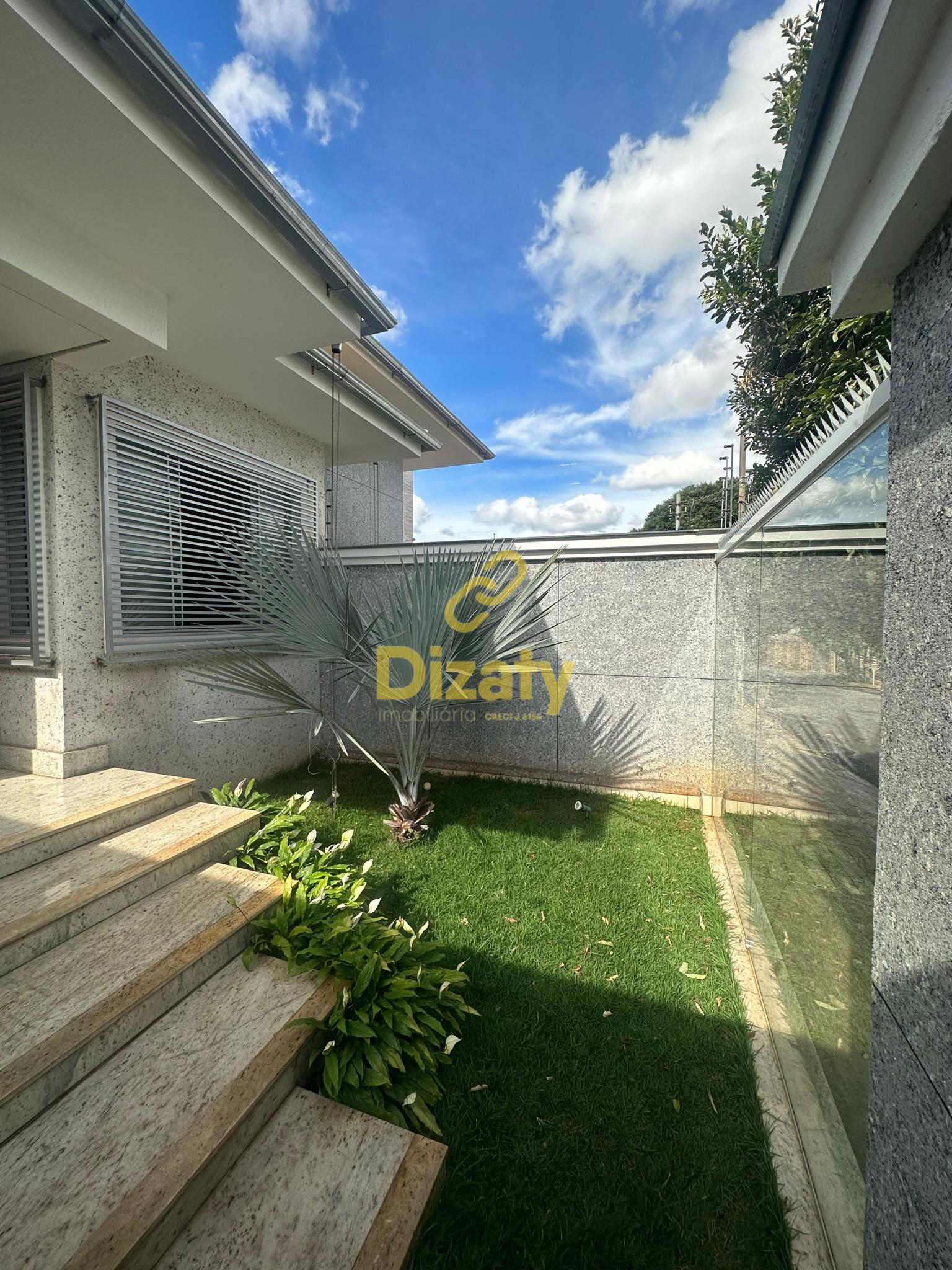 Espetacular Casa Colonial a Venda no bairro Mangabeiras com 3 ...