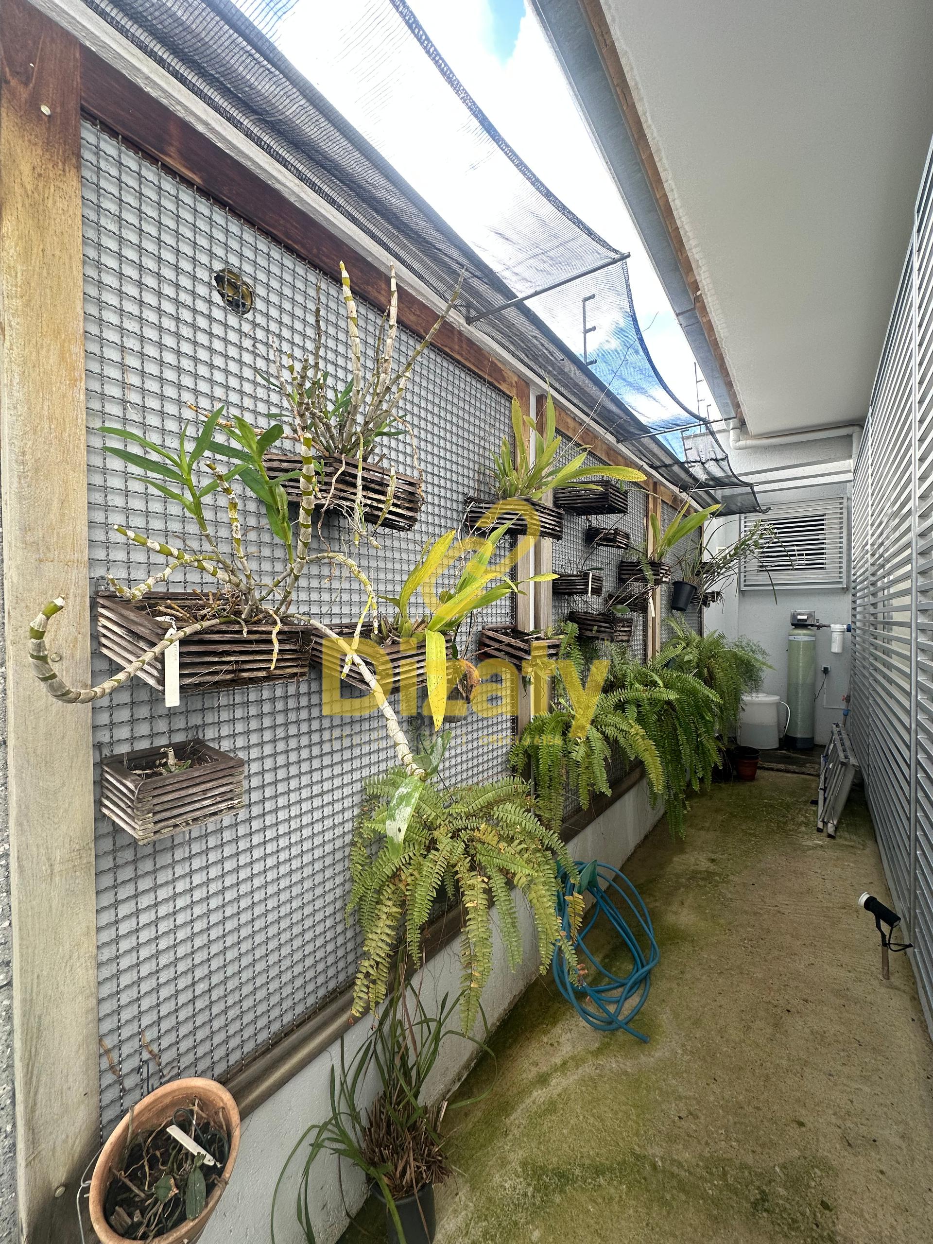 Espetacular Casa Colonial a Venda no bairro Mangabeiras com 3 ...