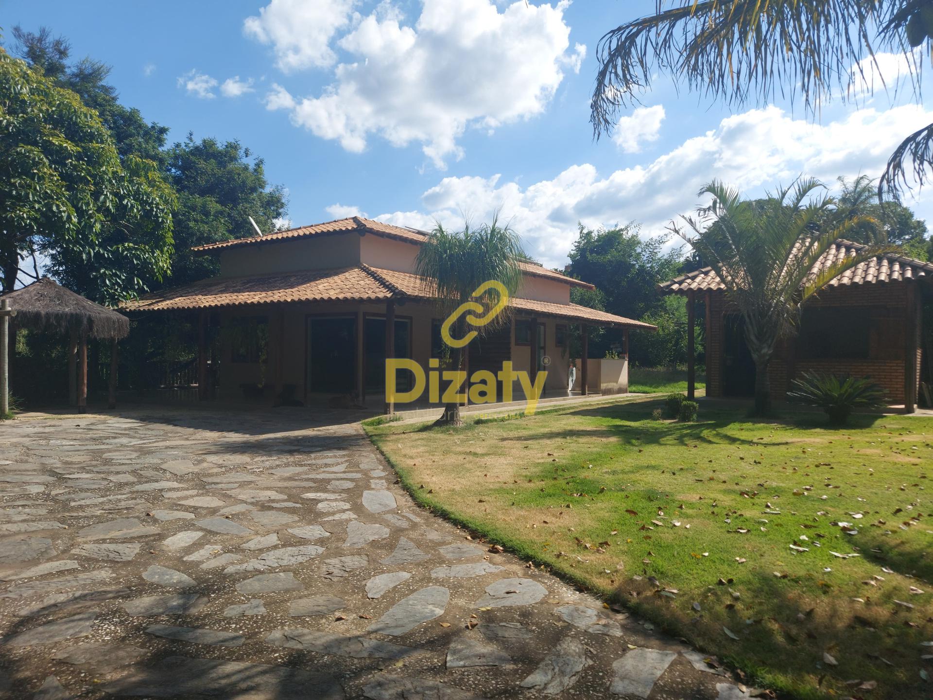 CASA PARA VENDA NO CONDOMÍNIO LAGOS DO MOINHO - SETE LAGOAS MG