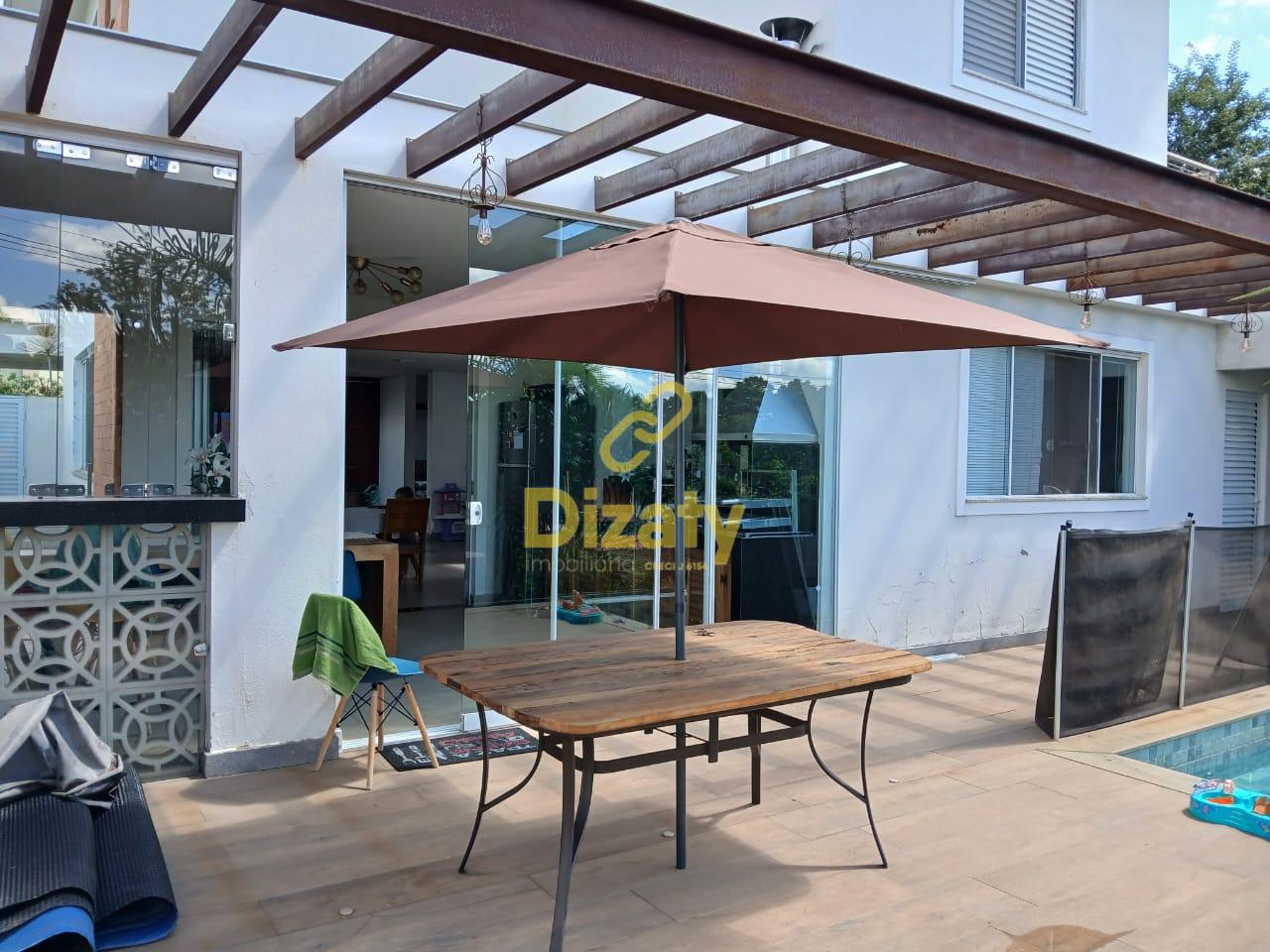 CASA A VENDA NO CONDOMNIO BLUE GARDEN COM 4 QUARTOS, SENDO 1 SUITE